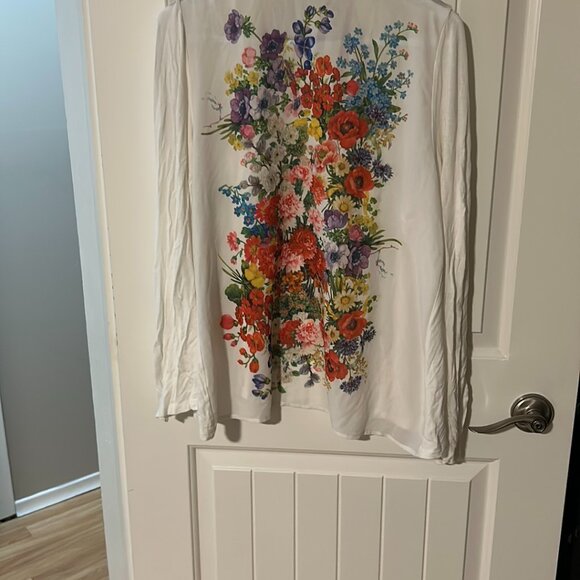 Pleione White Cardigan with Floral Design - Picture 2 of 3